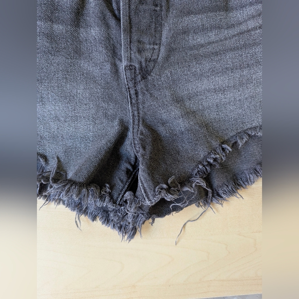 LEVI'S 501 Black‎ Distressed Cut Off Denim Shorts - Picture 7 of 16